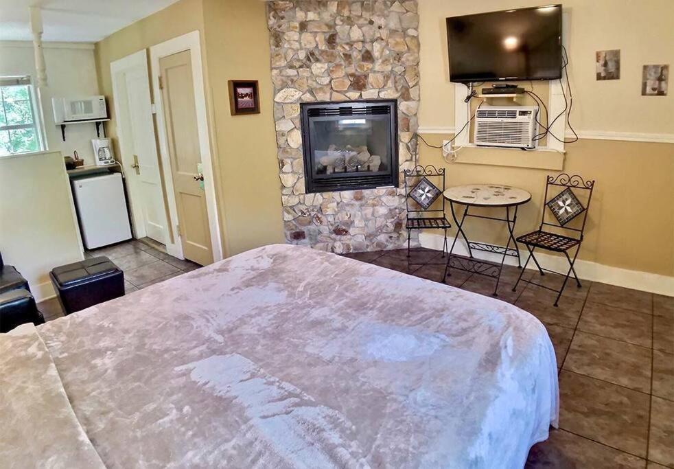 Tuscany Dream Rock Cottage/#8 Eureka Springs Exterior foto